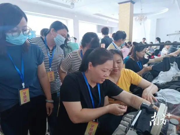 水唇镇人才驿站联合党校举办技能培训班。 图片